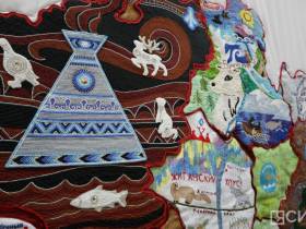 В Якутске открылась выставка вышитых карт и гербов