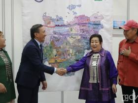 В Якутске открылась выставка вышитых карт и гербов