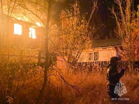 Крупный пожар в частном доме произошел в Якутске