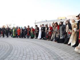 В Якутске прошел масштабный осуохай в честь Дня государственности республики