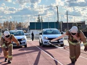 Трем студентам Верхневилюйского техникума вручили знаки «Доблесть и честь»