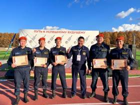 Трем студентам Верхневилюйского техникума вручили знаки «Доблесть и честь»