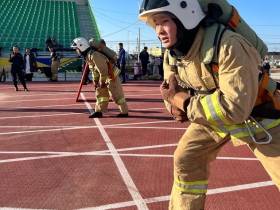 Трем студентам Верхневилюйского техникума вручили знаки «Доблесть и честь»