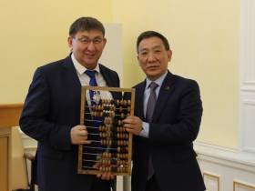 Коллективу Минкультуры Якутии представили нового руководителя