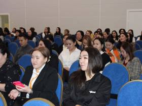 В Общественном центре Якутии обсудили вопросы воспитания молодежи и сохранения семейных ценностей