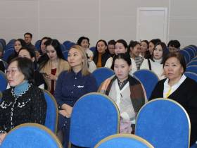 В Общественном центре Якутии обсудили вопросы воспитания молодежи и сохранения семейных ценностей