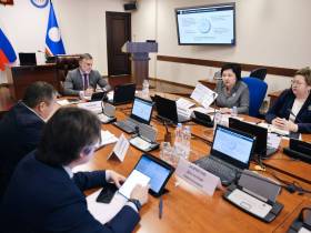Кирилл Бычков обсудил вопросы взаимодействия правительства со Счетной палатой Якутии