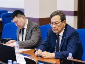 Кирилл Бычков обсудил вопросы взаимодействия правительства со Счетной палатой Якутии