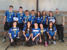 21 команда словацких школьников сразилась в мас-рестлинге