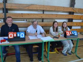 21 команда словацких школьников сразилась в мас-рестлинге