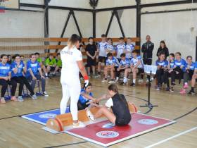 21 команда словацких школьников сразилась в мас-рестлинге