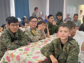 Следователи провели профориентационное занятие с воспитанниками летнего лагеря «Арктика и Космос»