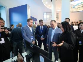 Глава Якутии ознакомился с разработками местных компаний на форуме «Цифровой алмаз»