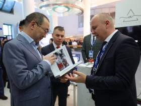 Глава Якутии ознакомился с разработками местных компаний на форуме «Цифровой алмаз»