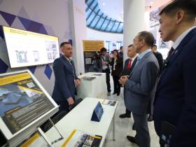 Глава Якутии ознакомился с разработками местных компаний на форуме «Цифровой алмаз»