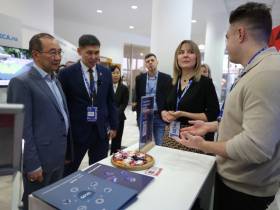 Глава Якутии ознакомился с разработками местных компаний на форуме «Цифровой алмаз»