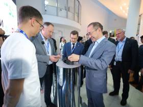 Глава Якутии ознакомился с разработками местных компаний на форуме «Цифровой алмаз»