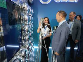 Глава Якутии ознакомился с разработками местных компаний на форуме «Цифровой алмаз»