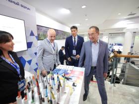 Глава Якутии ознакомился с разработками местных компаний на форуме «Цифровой алмаз»