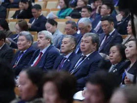 Глава Якутии заявил о необходимости повышения зарплат муниципальным работникам