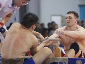 Звёзды мирового мас-рестлинга завоевали золотые медали чемпионата Якутии