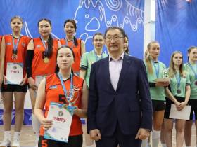 В Якутске завершился чемпионат республики по волейболу