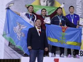 В Чурапче выявили новых чемпионов Якутии по мас-рестлингу