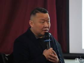 Кирилл Бычков выступил с отчетом правительства Якутии перед жителями поселка Чульман