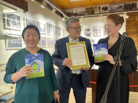 Фотовыставка «Амга – Москва – Якутск» открылась в Якутске в честь 90-летия Вячеслава Петрова