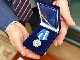 СЖР отметил Сергея Ситникова нагрудным знаком «За поддержку прессы»