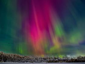 Переливы северного сияния засняли в окрестностях Якутска