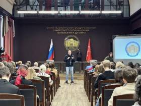 Секретарь СЖР Роман Серебряный провёл серию семинаров в Северной столице