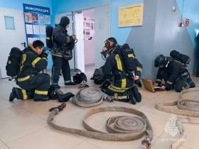 Спасение и эвакуация: как прошли учения пожарных в школе № 24 Якутска