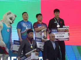 Четыре борца из Якутии завоевали золотые медали турнира Романа Дмитриева