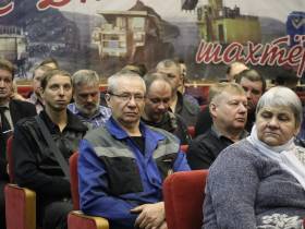 Правительственная группа отчиталась перед промышленными компаниями Нерюнгринского района