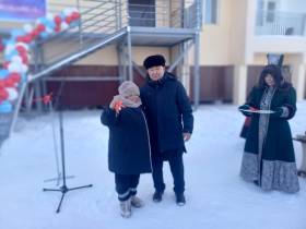 Многоквартирный дом для переселенцев из аварийного жилья ввели в якутском село Дюпся