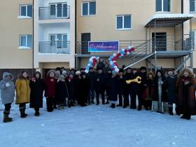 Многоквартирный дом для переселенцев из аварийного жилья ввели в якутском село Дюпся