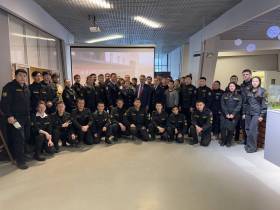 В Якутске полицейские провели профориентационное мероприятие для молодежи