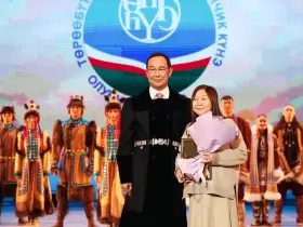 Глава Якутии Айсен Николаев наградил якутян за развитие родных языков