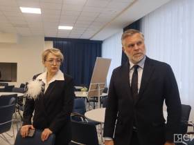 Кирилл Бычков посетил детскую школу искусств в Алдане