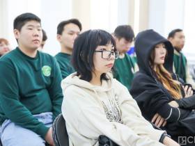 В Якутске началось обучение волонтеров к 80-летию Победы в Великой Отечественной войне