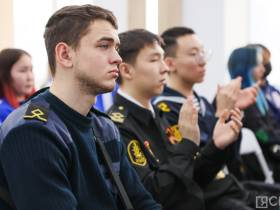 В Якутске началось обучение волонтеров к 80-летию Победы в Великой Отечественной войне