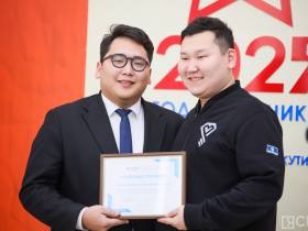 В Якутске началось обучение волонтеров к 80-летию Победы в Великой Отечественной войне