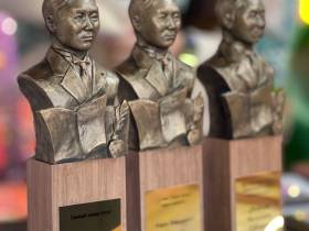 В Якутии вручили премии Национальной издательской компании «Айар»