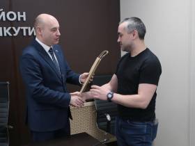 Бойцы, идя в атаку создают послевоенный мир