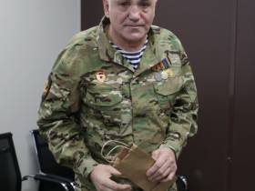 Бойцы, идя в атаку создают послевоенный мир
