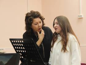 Замминистра культуры Марина Силина дала мастер-класс воспитанницам Детской школы искусств