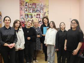 Замминистра культуры Марина Силина дала мастер-класс воспитанницам Детской школы искусств