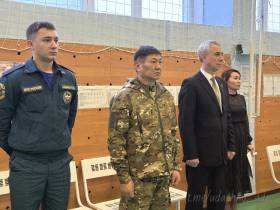 Строевым смотром открыли районную спартакиаду школьники Удачного и Айхала