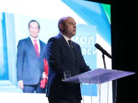 На отчете глав района и Мирного поступило около тридцати вопросов